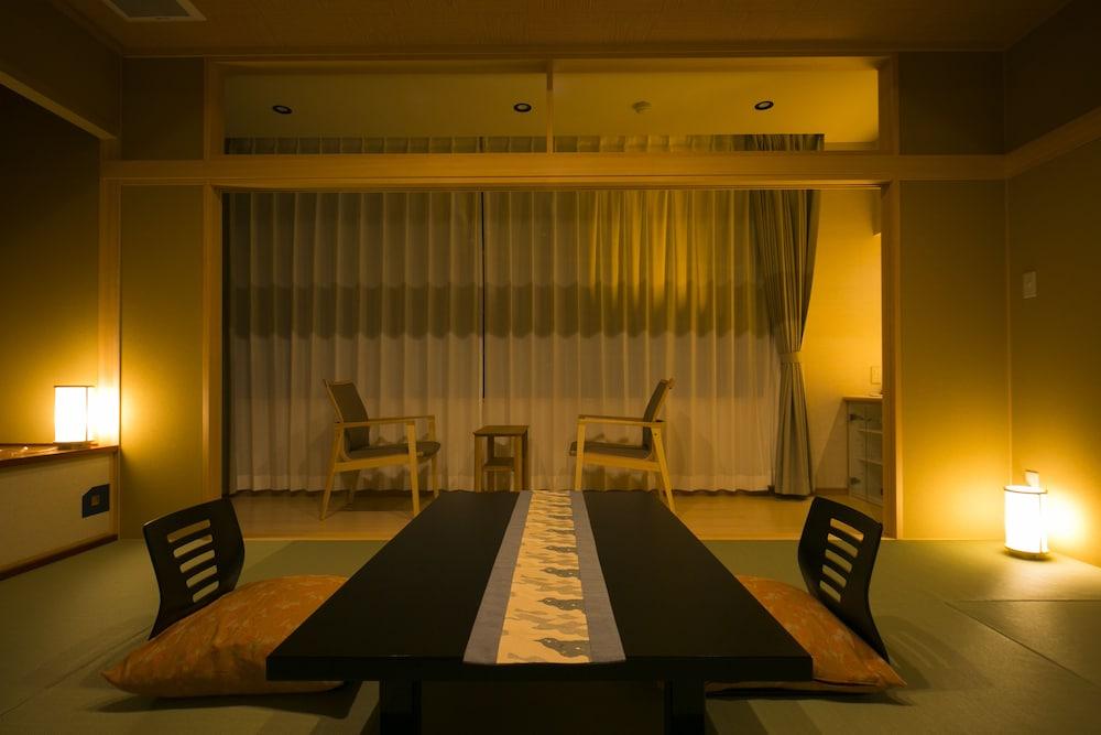 Hotel Shiroyama 湯河原町 エクステリア 写真